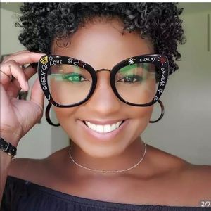 Fashion writing sunglasses